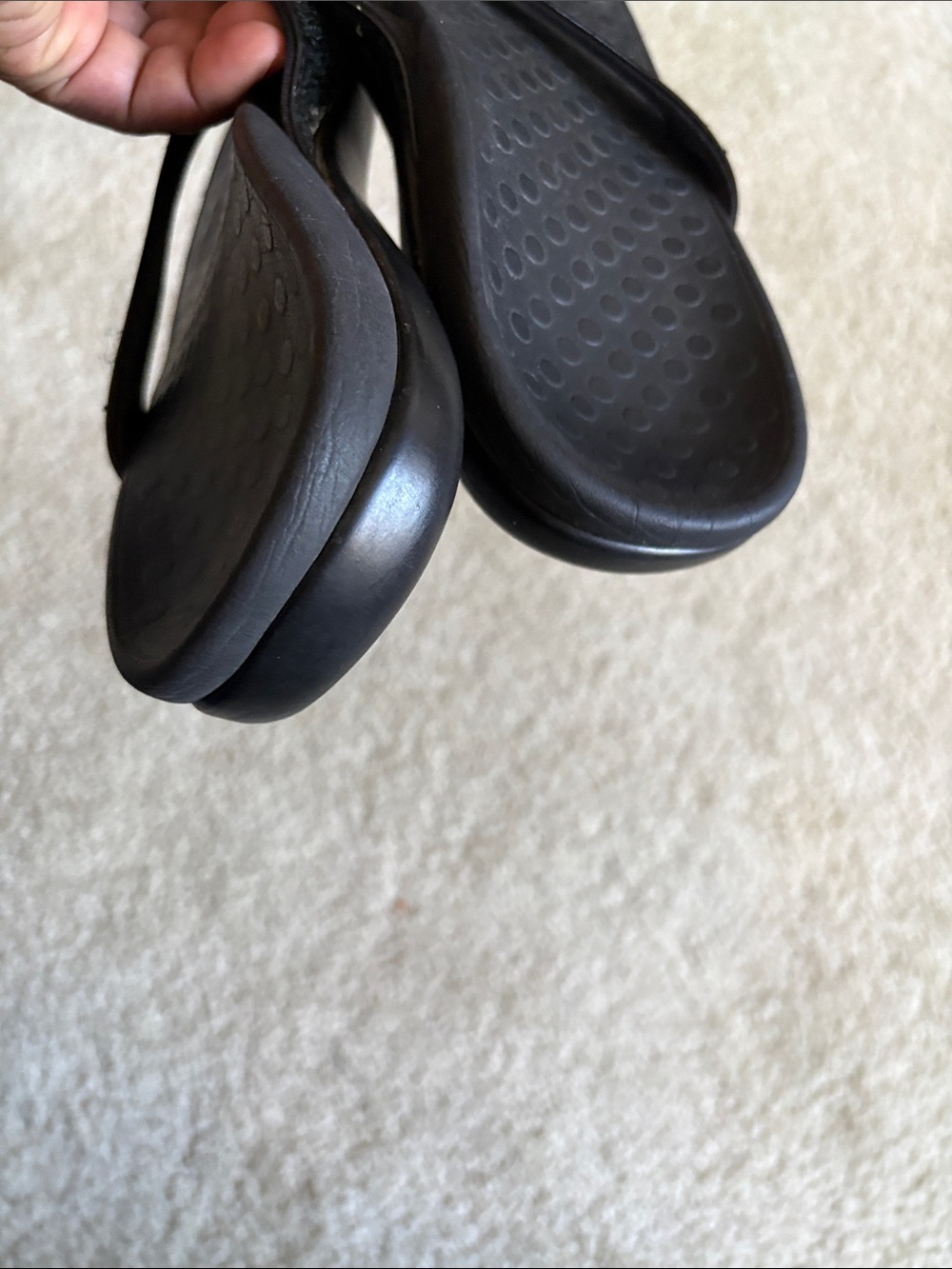 Vionic Black Sequined Textured Strap Flip Flop Sandals-Size 9 - Picture 11 of 11